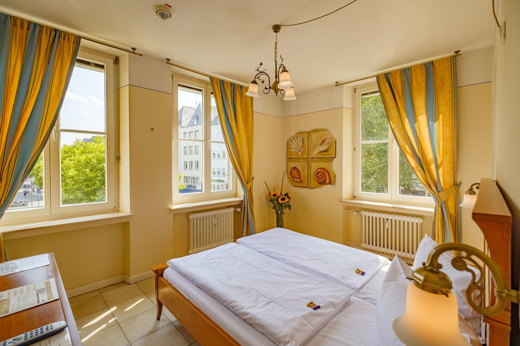 XII Apostel Albergo Cologne Luaran gambar
